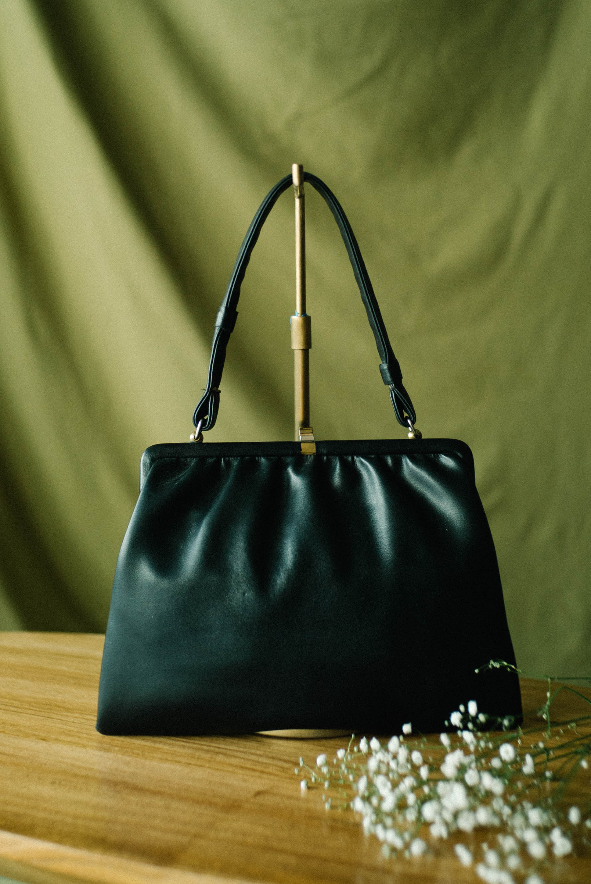 Structured black purse sales